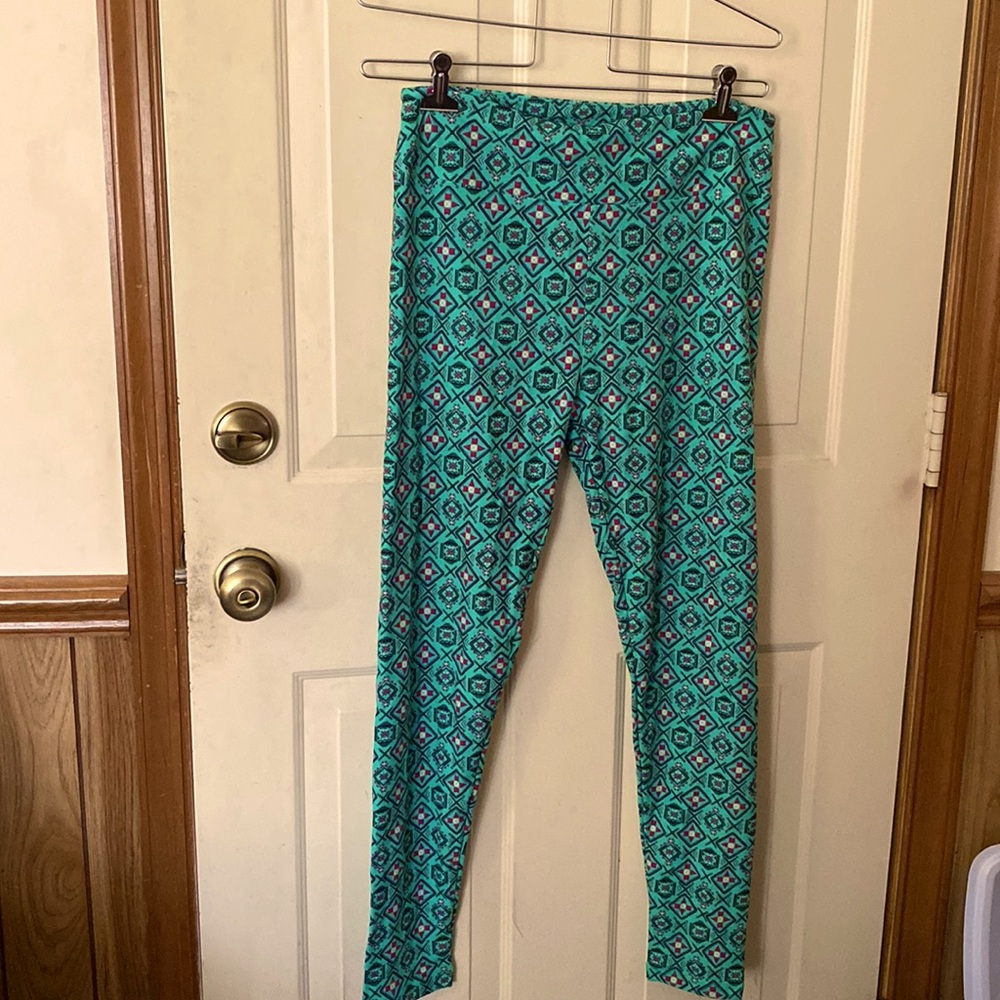 LuLaRoe Leggings Tall & Curvy NWOT